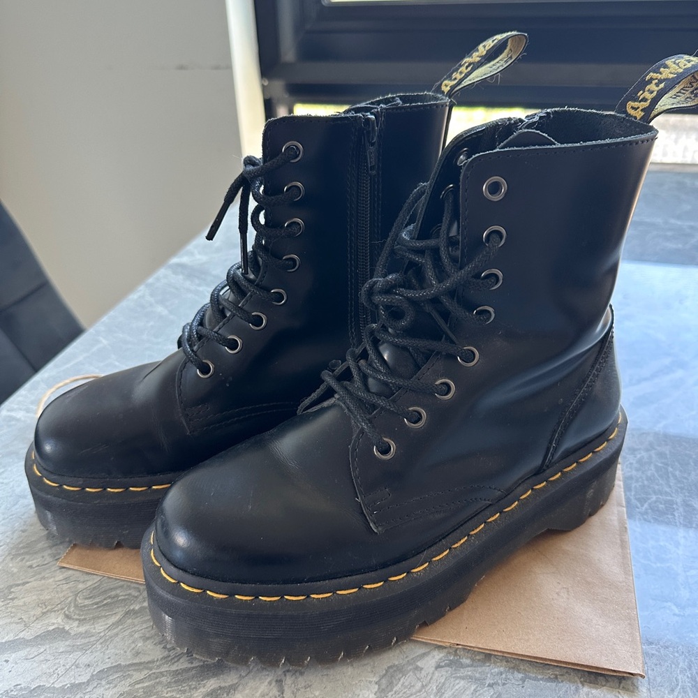 Dr. Martens Jadon PLATFORM